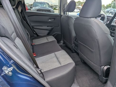 Used 2025 Nissan Rogue SV FWD image 20