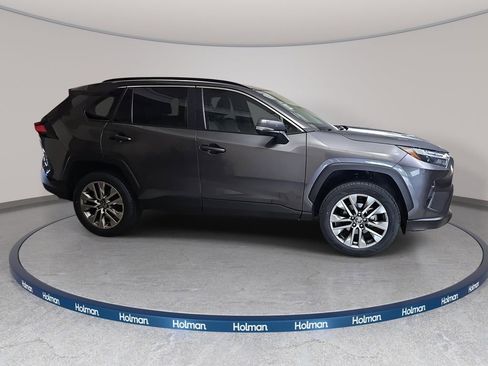 Used 2022 Toyota RAV4 XLE Premium AWD/4WD image 5