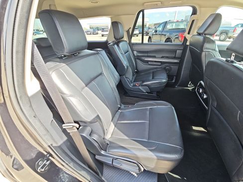 Used 2022 Ford Expedition XLT image 30
