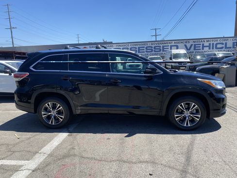 Used 2016 Toyota Highlander XLE FWD image 8