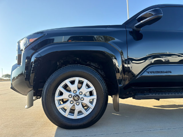 Used 2026 Toyota Tacoma SR5 AWD/4WD image 5
