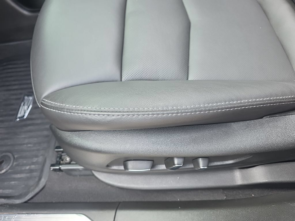 Used 2024 Cadillac XT5 Premium Luxury w/ LPO, Floor Liner Package AWD/4WD image 16