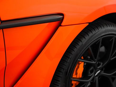 Used 2025 Aston Martin DBX 707 image 9