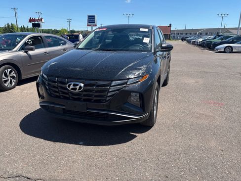Used 2024 Hyundai Tucson SE AWD/4WD image 2