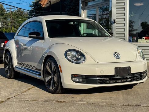 Used 2012 Volkswagen Beetle Launch Edition FWD image 1