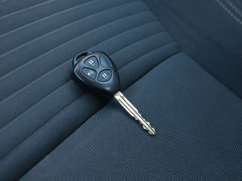 Used 2016 Toyota Yaris SE image 10