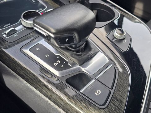 Used 2017 Audi Q7 3.0T Prestige w/ Prestige Package AWD/4WD image 41