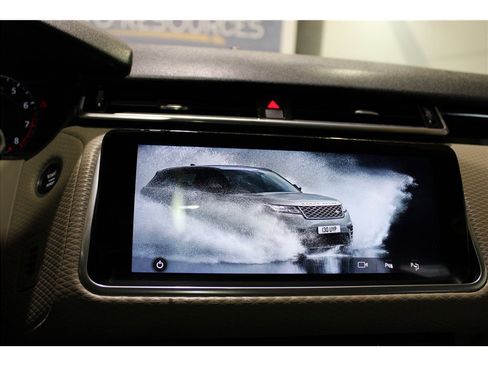Used 2019 Land Rover Range Rover Velar R-Dynamic SE image 34