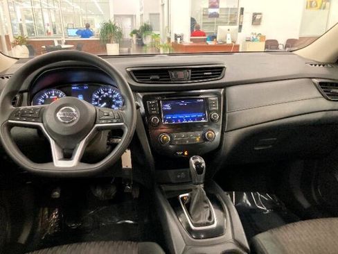 Used 2020 Nissan Rogue S image 7