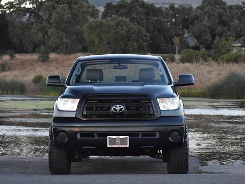Used 2012 Toyota Tundra 4x4 Double Cab w/ Tow Pkg image 6