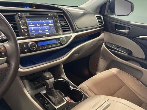 Used 2015 Toyota Highlander Limited image 28
