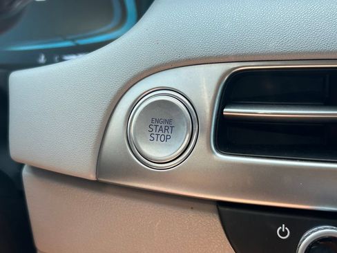 Used 2025 Hyundai Palisade SE FWD image 24