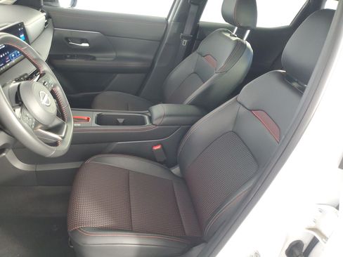 Used 2026 Nissan Kicks SR FWD image 12