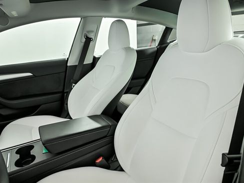 Used 2023 Tesla Model 3 Standard Range RWD image 16