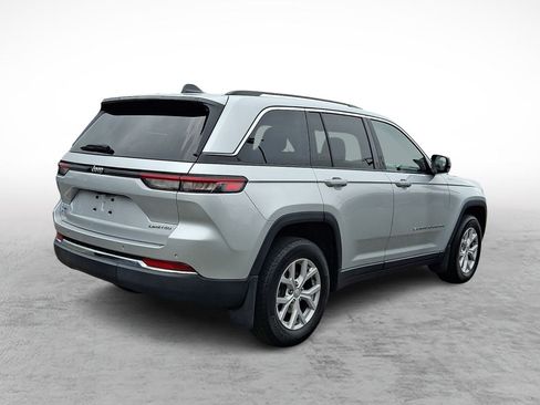 Used 2022 Jeep Grand Cherokee Limited w/ MOPAR Finishing Package AWD/4WD image 5