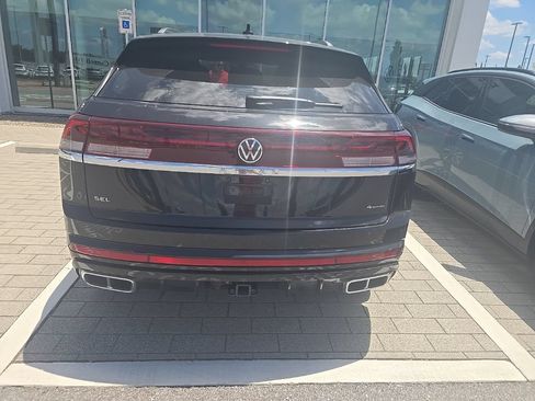 Certified 2024 Volkswagen Atlas Cross Sport SEL Premium R-Line AWD/4WD image 5