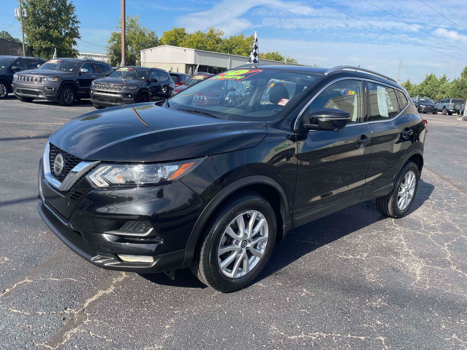 Used 2020 Nissan Rogue Sport SV w/ Technology Package FWD image 3
