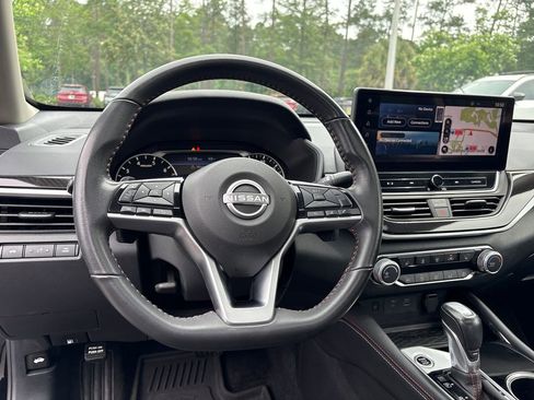 Certified 2024 Nissan Altima 2.5 SR w/ SR Premium Package FWD image 11