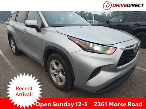 Used 2023 Toyota Highlander L FWD image 1