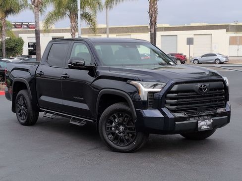 Used 2026 Toyota Tundra Limited AWD/4WD image 2