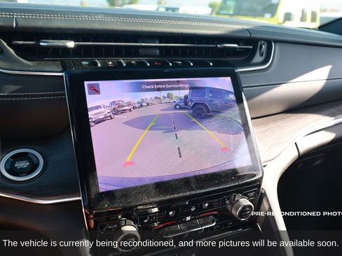 Used 2022 Jeep Grand Cherokee Overland image 17