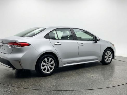 Used 2025 Toyota Corolla LE FWD image 9