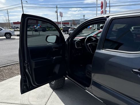 Used 2023 Toyota Tacoma Limited w/ Nightshade Package AWD/4WD image 10