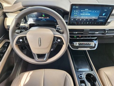 Used 2023 Lincoln Corsair FWD image 27