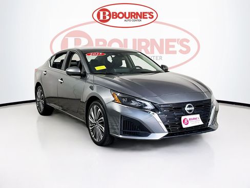 Used 2025 Nissan Altima 2.5 SL AWD/4WD image 1