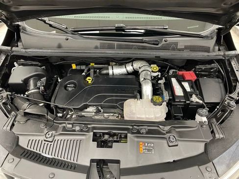 Certified 2022 Chevrolet Trax LT w/ Midnight Edition image 17