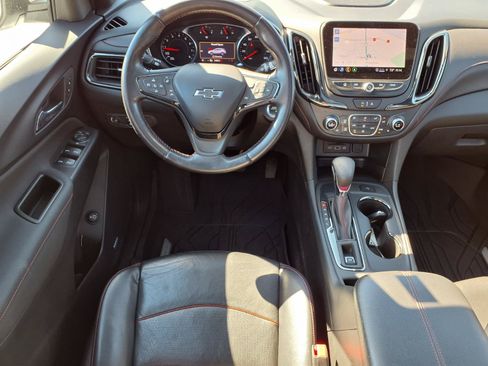 Used 2022 Chevrolet Equinox RS w/ RS Leather Package FWD image 3