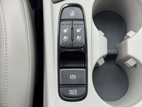 Certified 2022 Kia Niro EX Premium FWD image 23