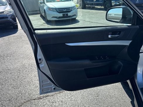 Used 2014 Subaru Outback 2.5i w/ Alloy Wheel Package image 15