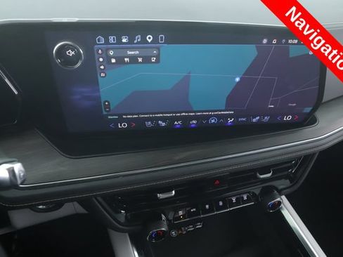 Used 2026 Chevrolet Suburban Premier w/ Sun And Tow Package AWD/4WD image 5