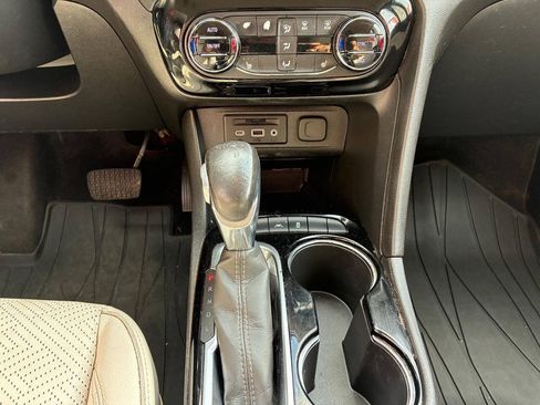 Used 2021 Buick Encore GX Essence w/ Advanced Technology Package FWD image 18