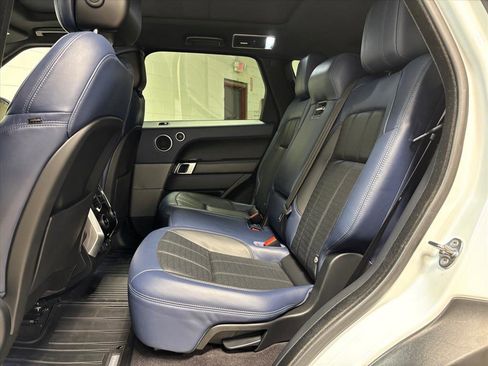 Used 2018 Land Rover Range Rover Sport HSE Dynamic image 31