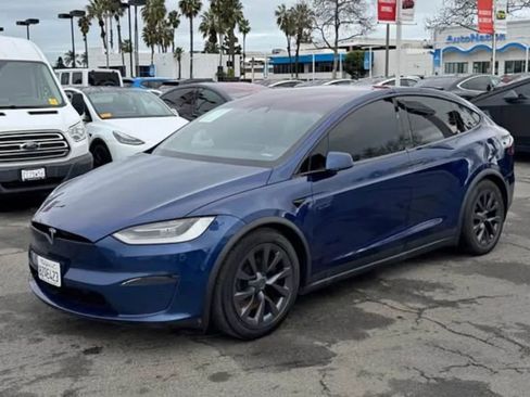 Used 2022 Tesla Model X image 2