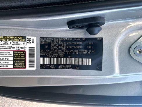 Used 2024 Toyota Sienna Platinum AWD/4WD image 6