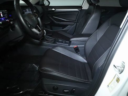 Used 2023 Volkswagen Jetta SE w/ Panoramic Sunroof Package FWD image 18