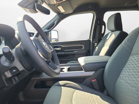 New 2025 RAM 2500 Big Horn image 9