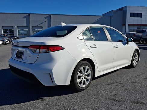 Used 2023 Toyota Corolla LE image 6