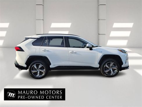 Used 2023 Toyota RAV4 SE image 2