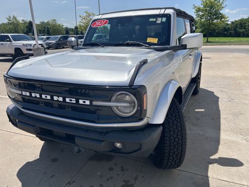 Used 2021 Ford Bronco Outer Banks AWD/4WD image 3