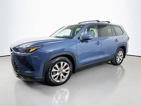 Used 2024 Toyota Grand Highlander AWD Hybrid image 3