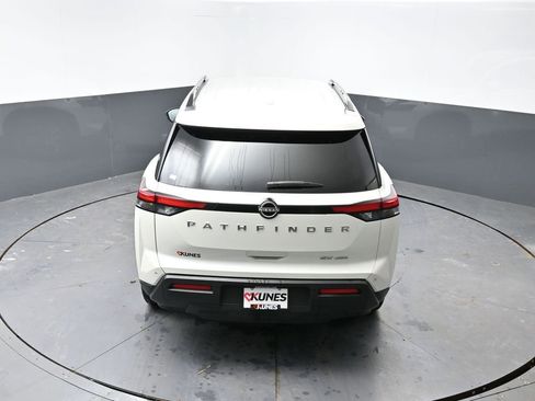 Used 2024 Nissan Pathfinder SV image 48