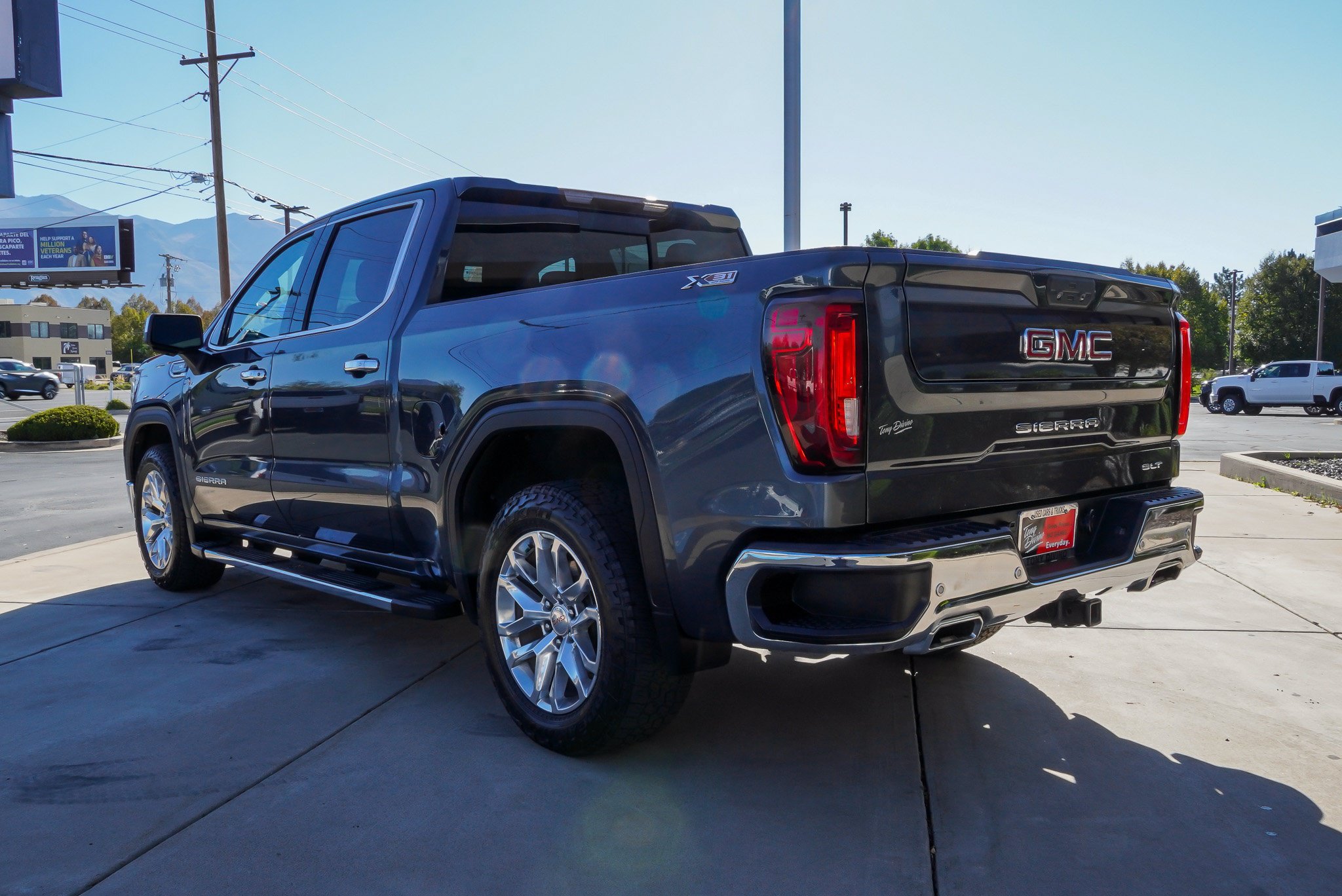 Used 2020 GMC Sierra 1500 SLT w/ SLT Premium Plus Package AWD/4WD image 6
