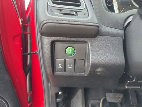 Used 2018 Honda HR-V EX image 18