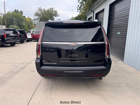 Used 2019 Cadillac Escalade ESV Premium Luxury RWD image 14