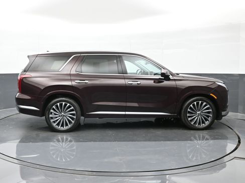 Used 2024 Hyundai Palisade Calligraphy image 9