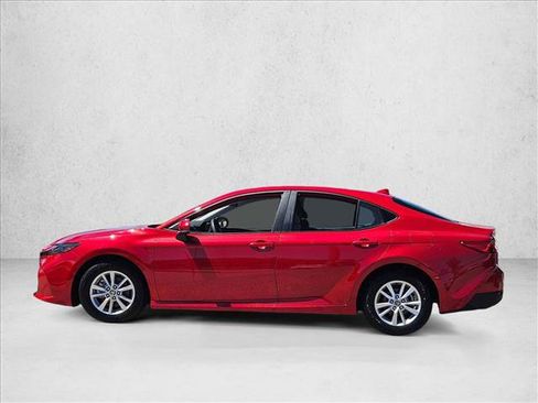 Used 2025 Toyota Camry LE image 3